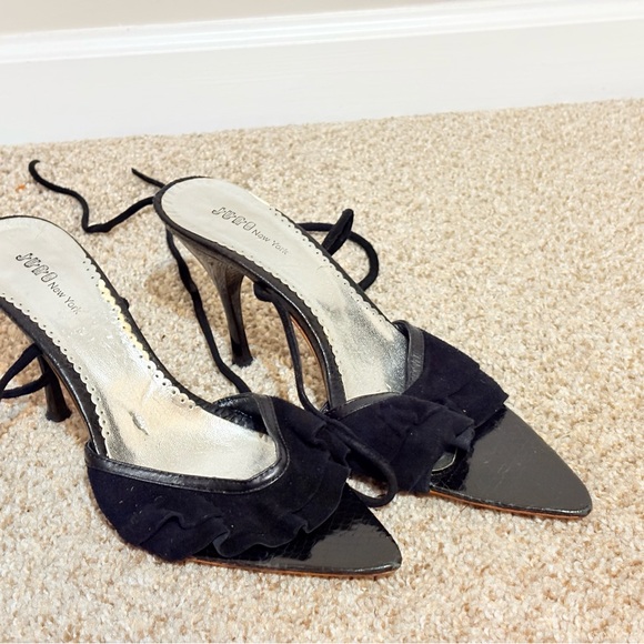 Black Heels with Fluffy Pom-Pom Decoration and Pointed Toe - Picture 1 of 8